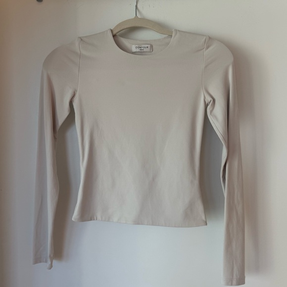 Aritzia Contour Top - Picture 2 of 3